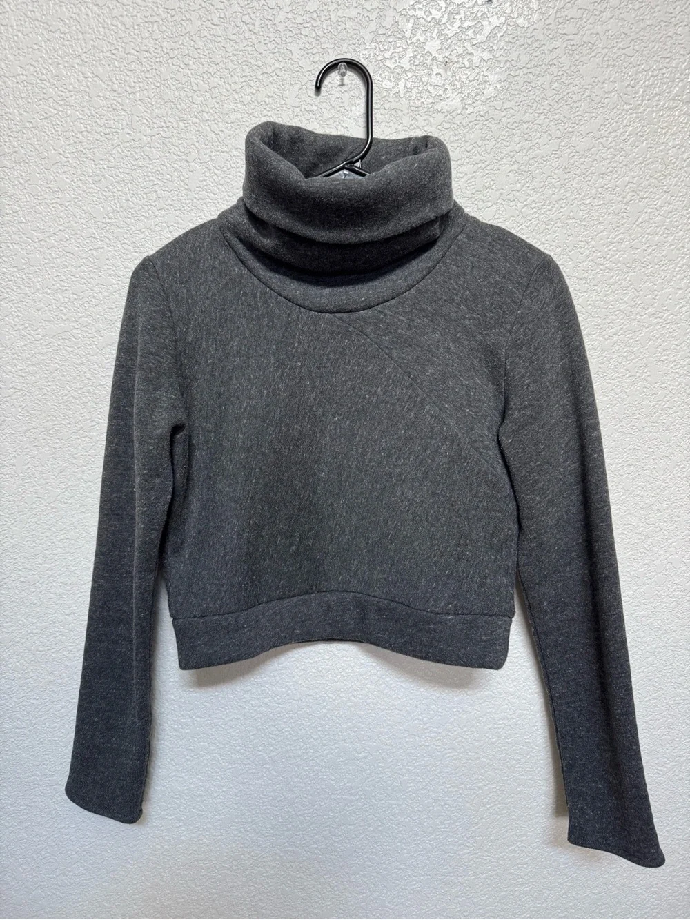 Alo Yoga Long Sleeve Cropped Turtleneck Top Women’s XS Heathered Charcoal